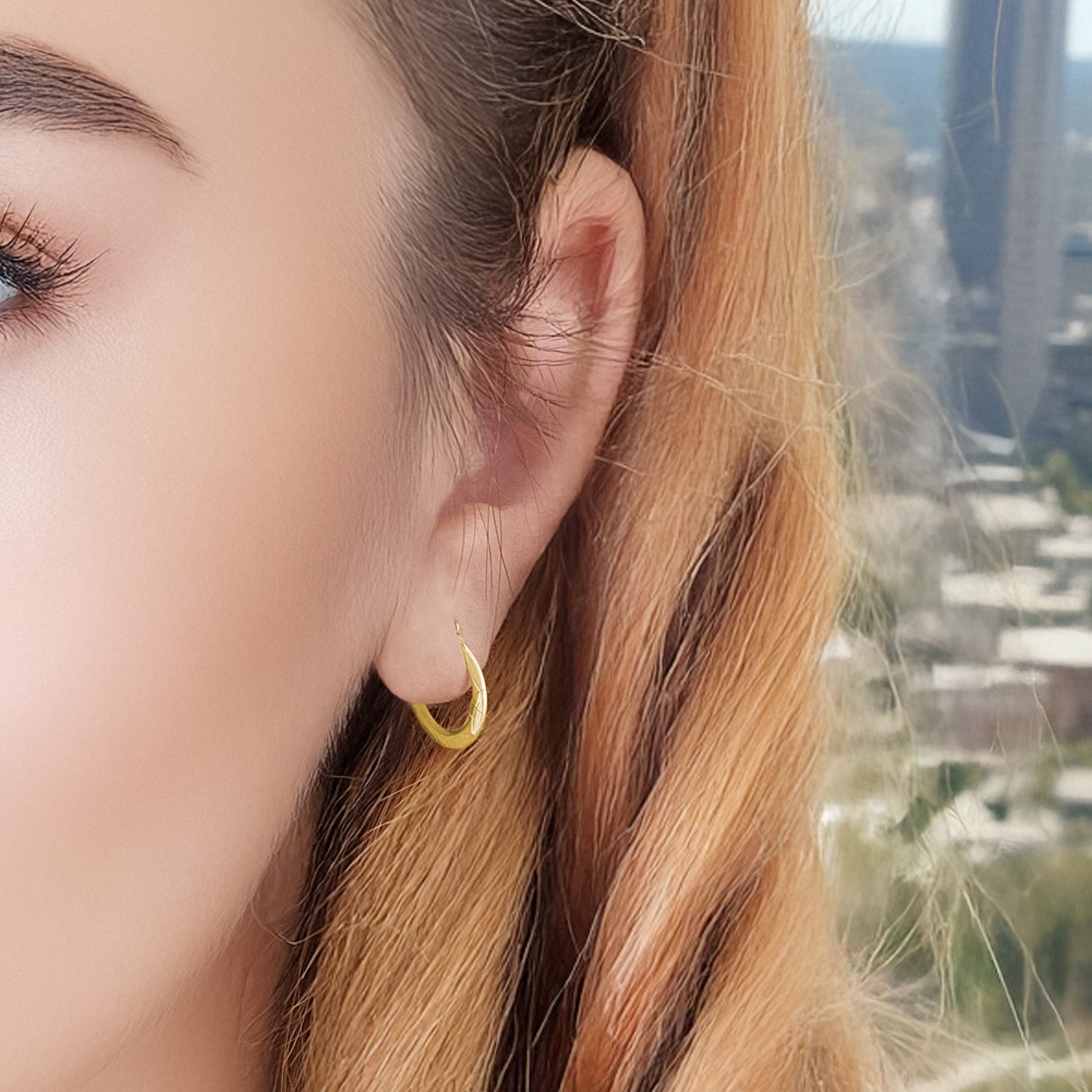 10K Yellow Gold Diamond-Cut Oval Hoop Earrings | 15x11mm