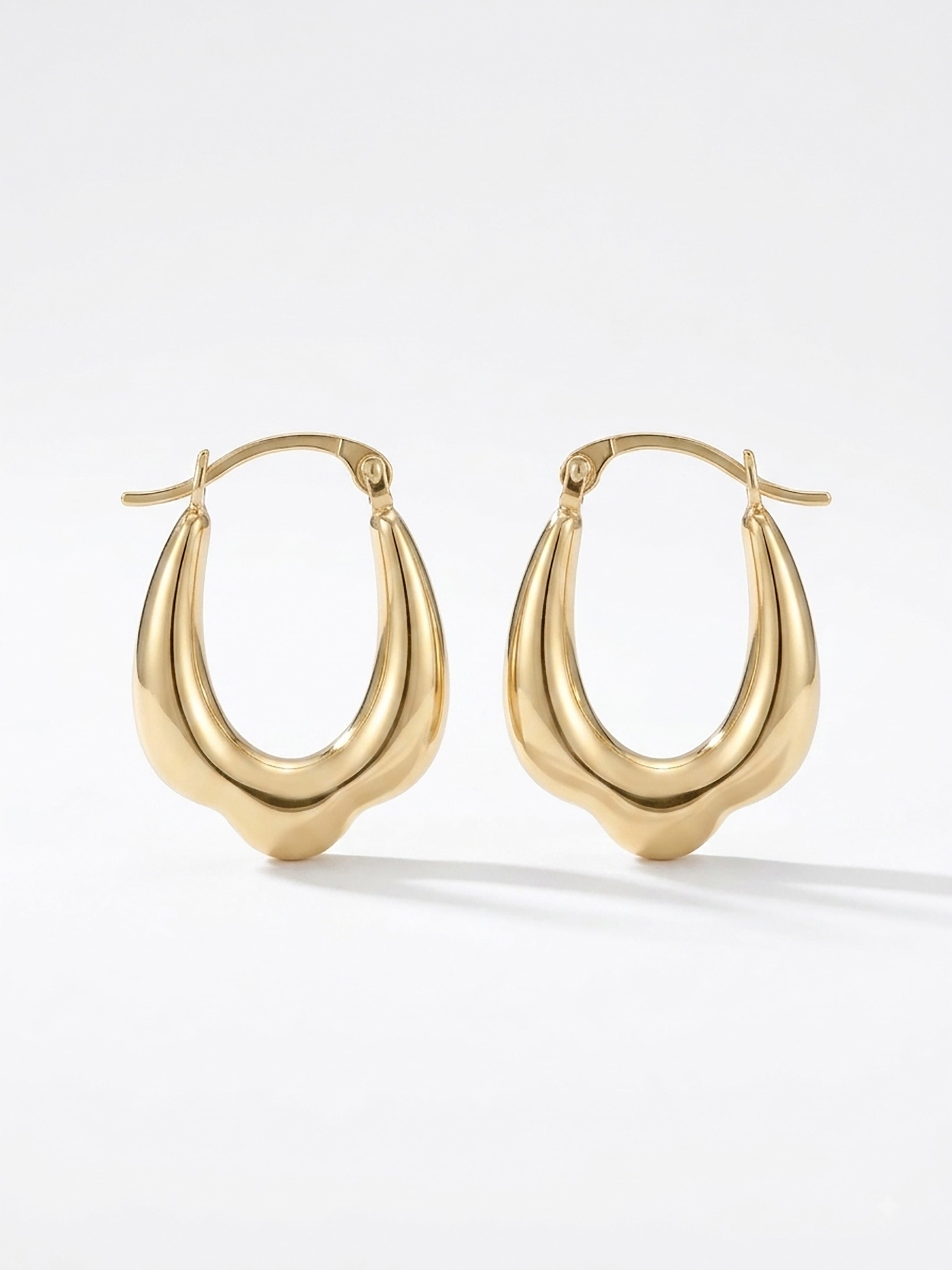 14K Yellow Gold Flower Detail Hoop Earrings – 18mm