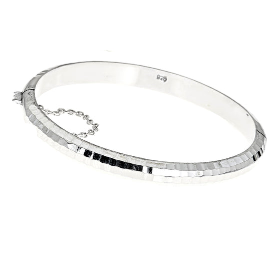 Ritastephens Charming Sterling Silver Small Hammered Textured Petite Bangle Bracelet with Safety Chain – 5 Inches, Elegant and Secure Design for Delicate Wrists